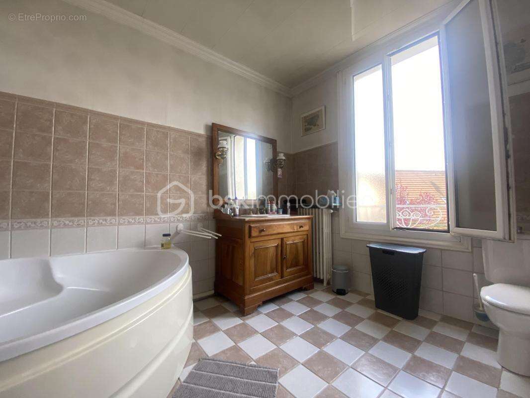 Maison à VAIRES-SUR-MARNE