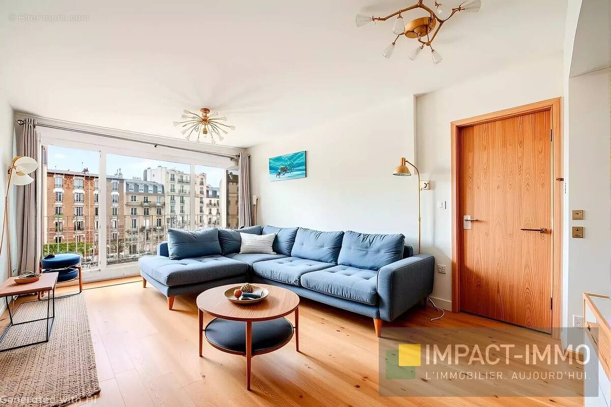 Appartement à COURBEVOIE