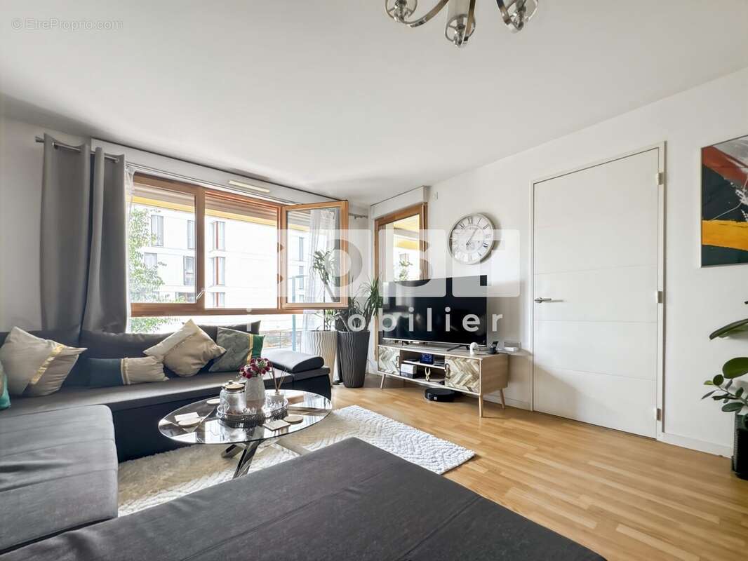 Appartement à GENNEVILLIERS