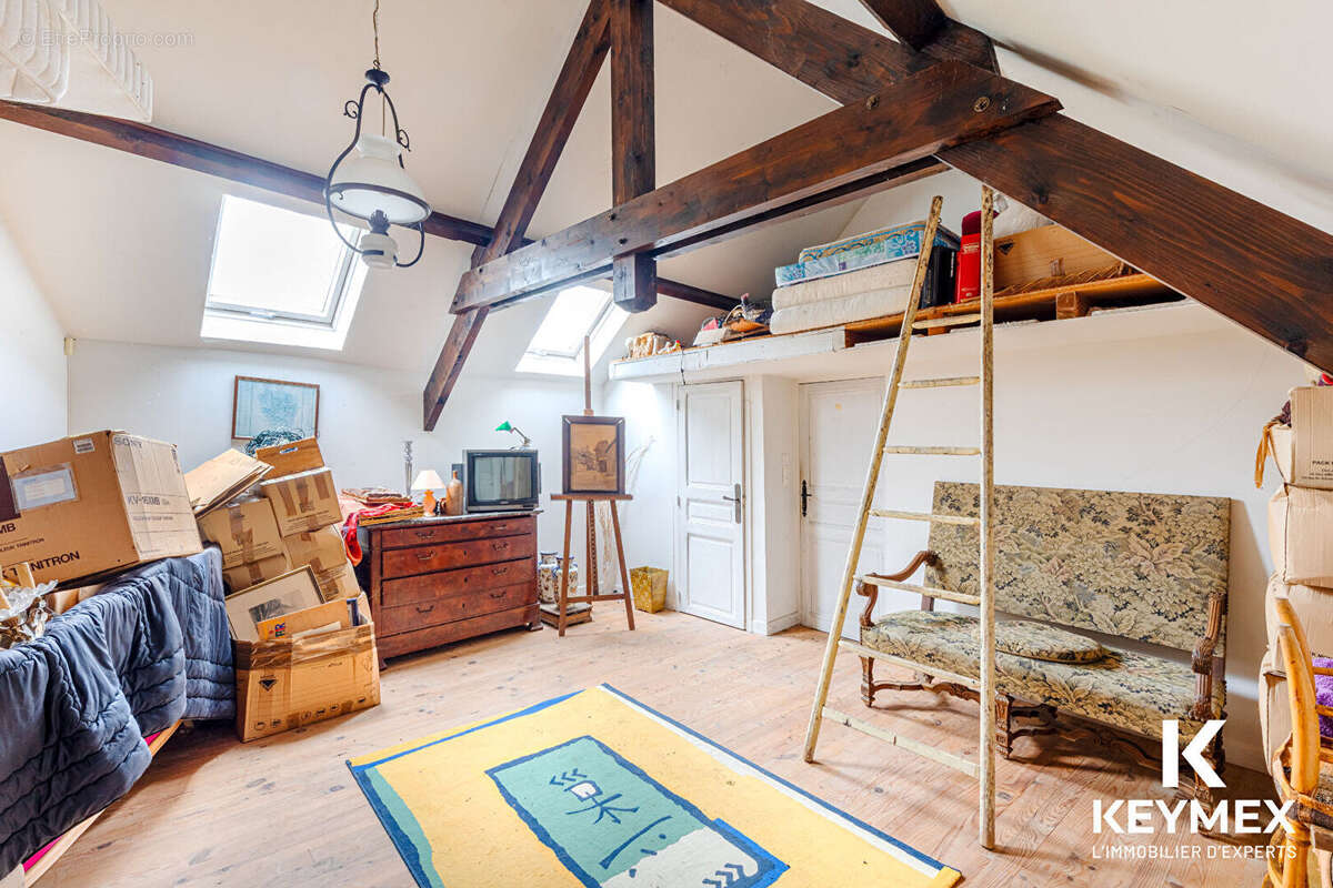 Maison bourgeoise 10  piéces,8 chanbres dont studio indépendant,dépendances sur 1615 M² de terrain plat - photo 17