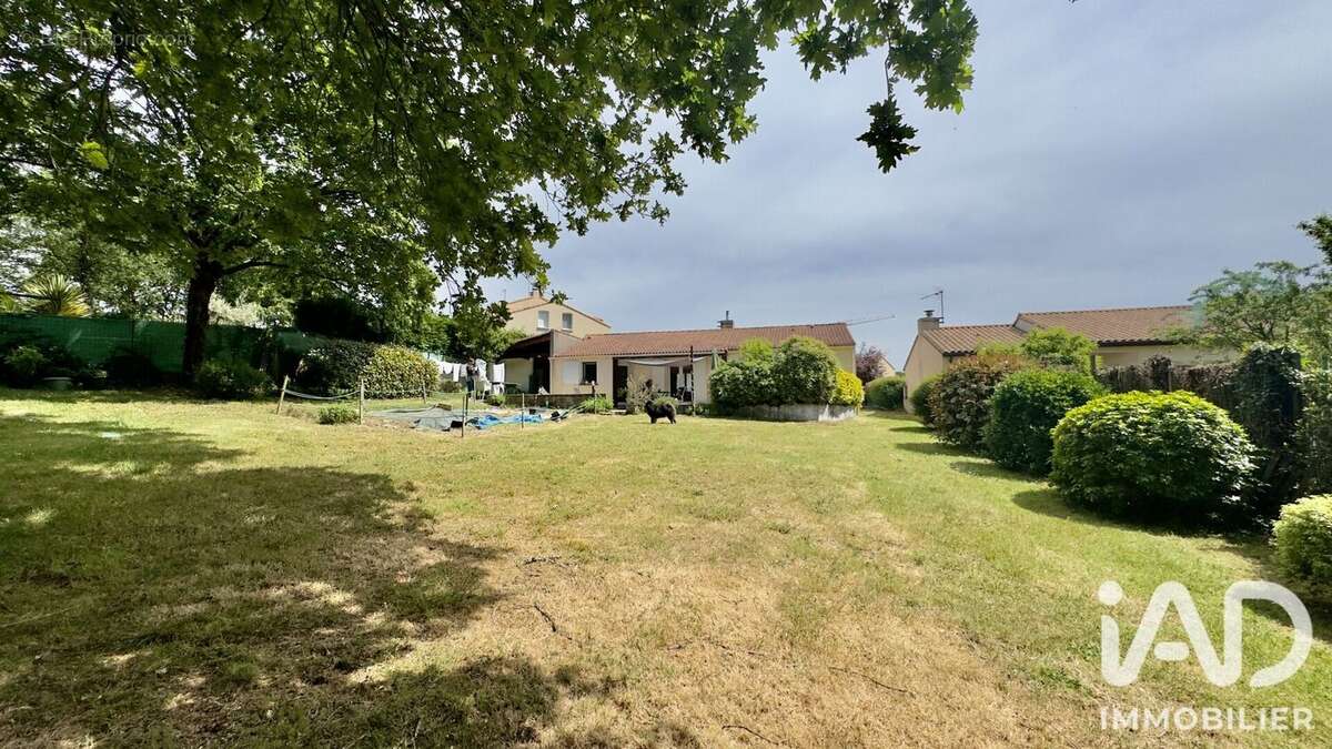 Maison 94 m² à Bouaye  - photo 4