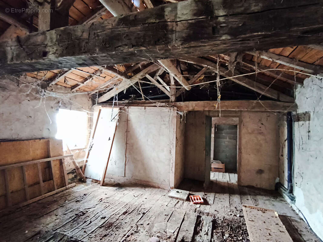 Maison à SOMMIERES-DU-CLAIN