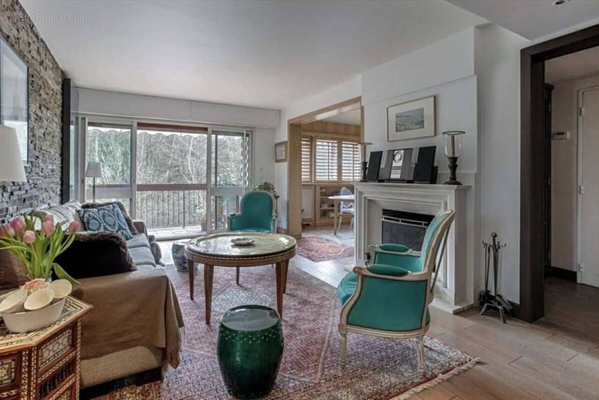 Appartement à VILLE-D'AVRAY