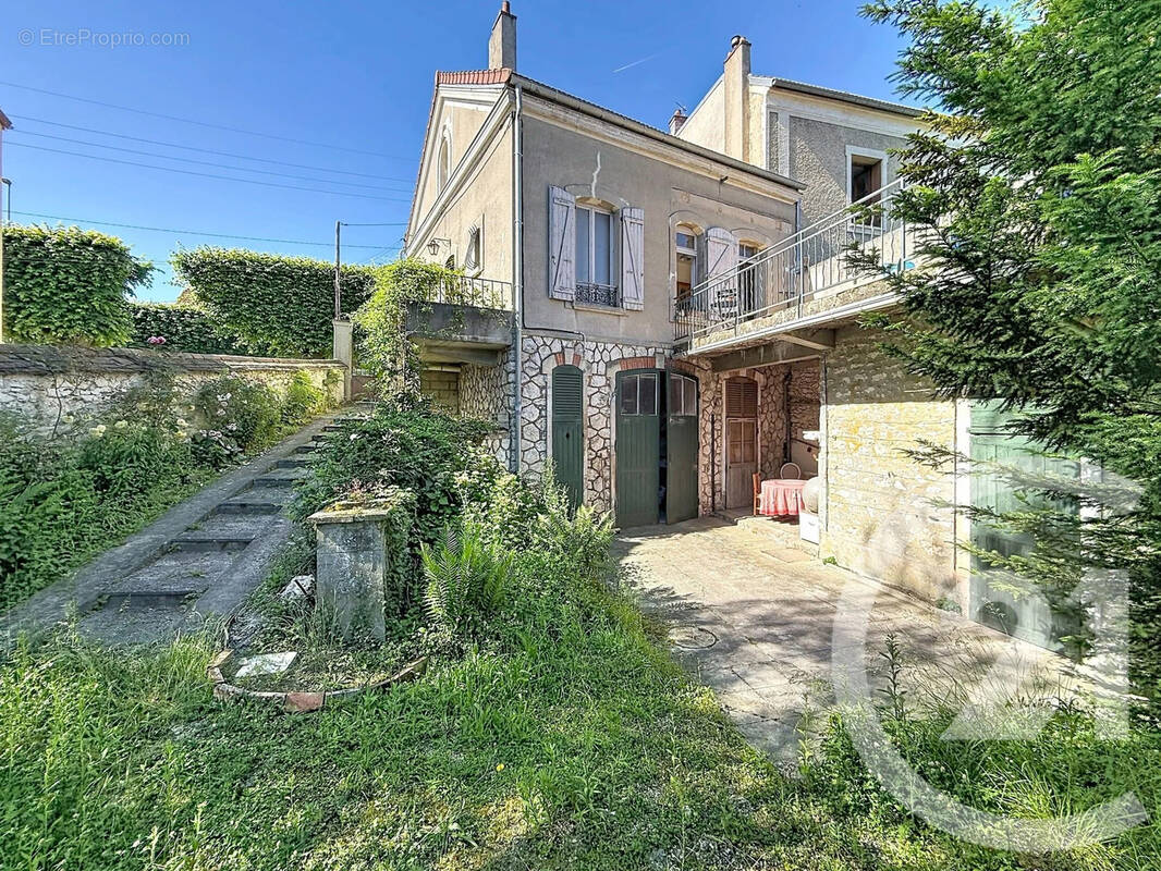 Maison à MORET-SUR-LOING