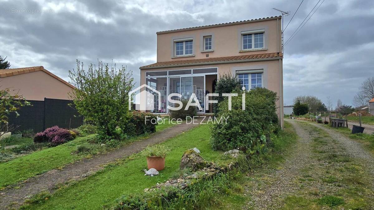 Photo 1 - Maison à CHATEAU-GUIBERT