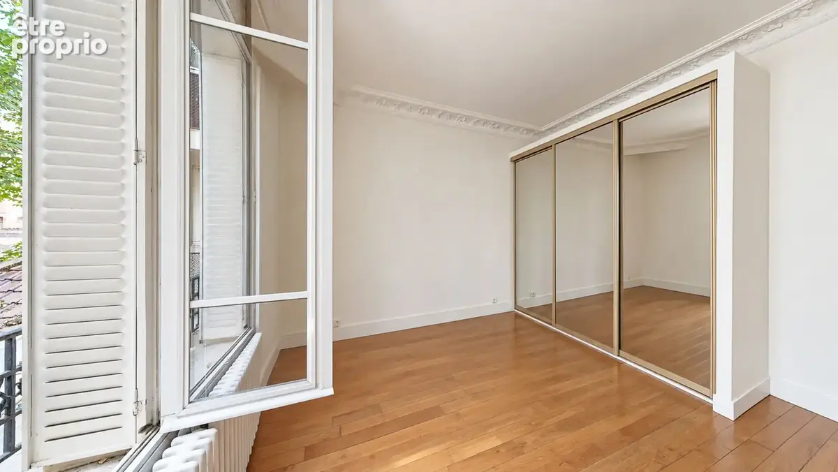 Appartement de charme : 2 chambres + potentiel bureau / chambre d’enfant avec balcon - photo 5