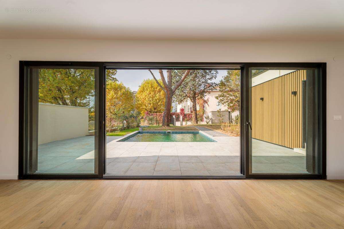 Maison à CHARBONNIERES-LES-BAINS