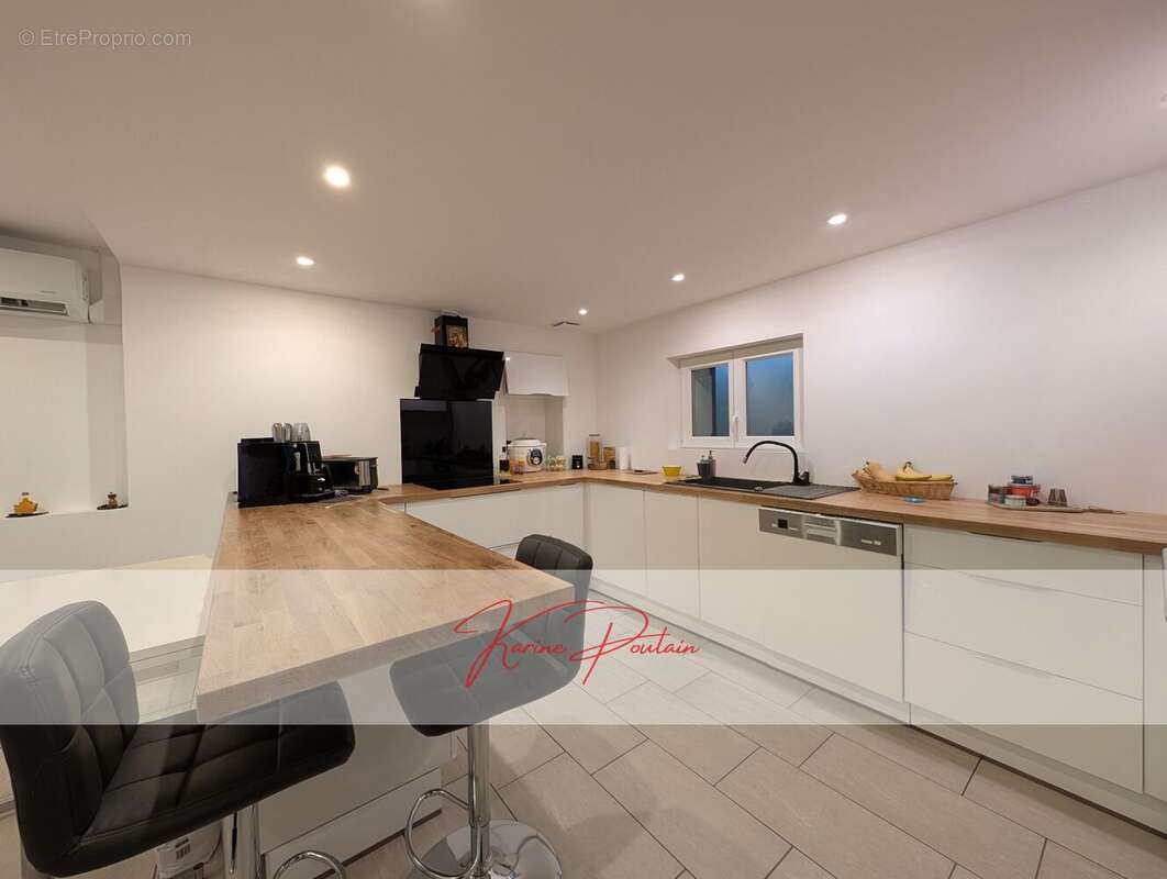 Maison à AMBARES-ET-LAGRAVE