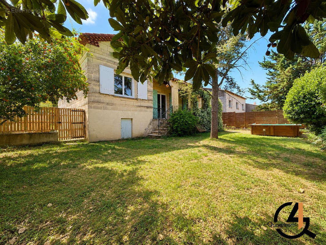 Maison T5 de plain-pied avec jardin, piscine et garage - Entre-Vignes - photo 13