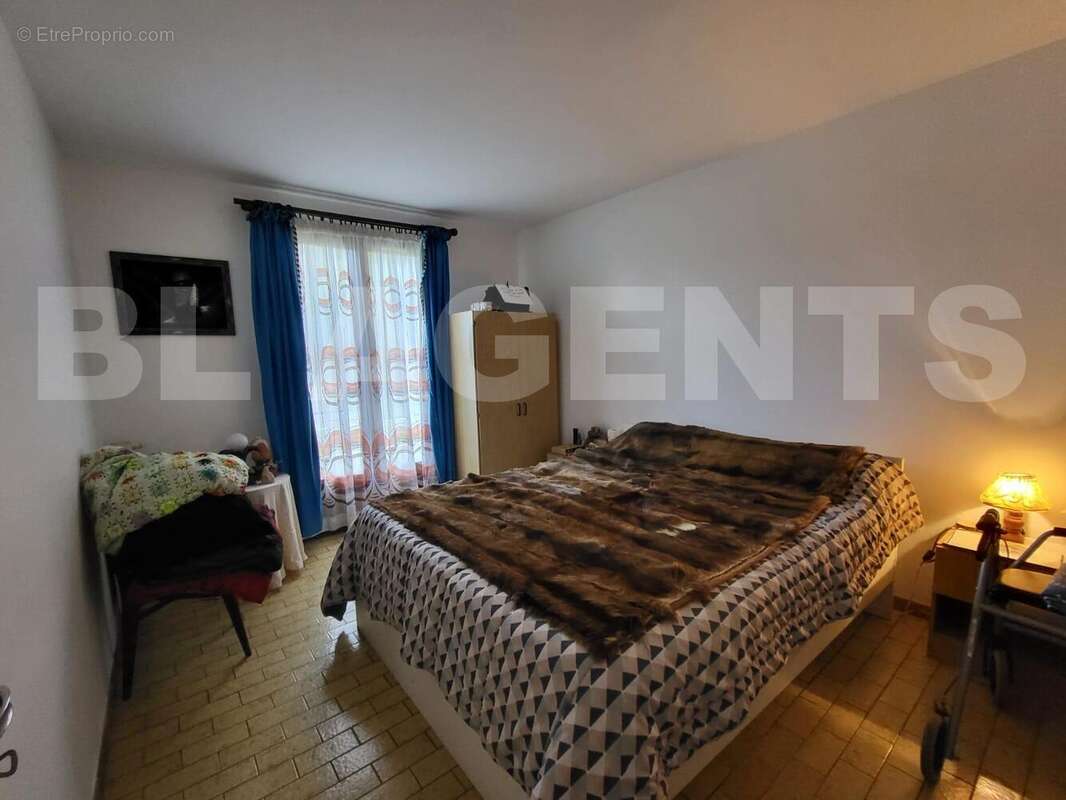 5 - Maison à SAINT-CYR-SUR-MORIN