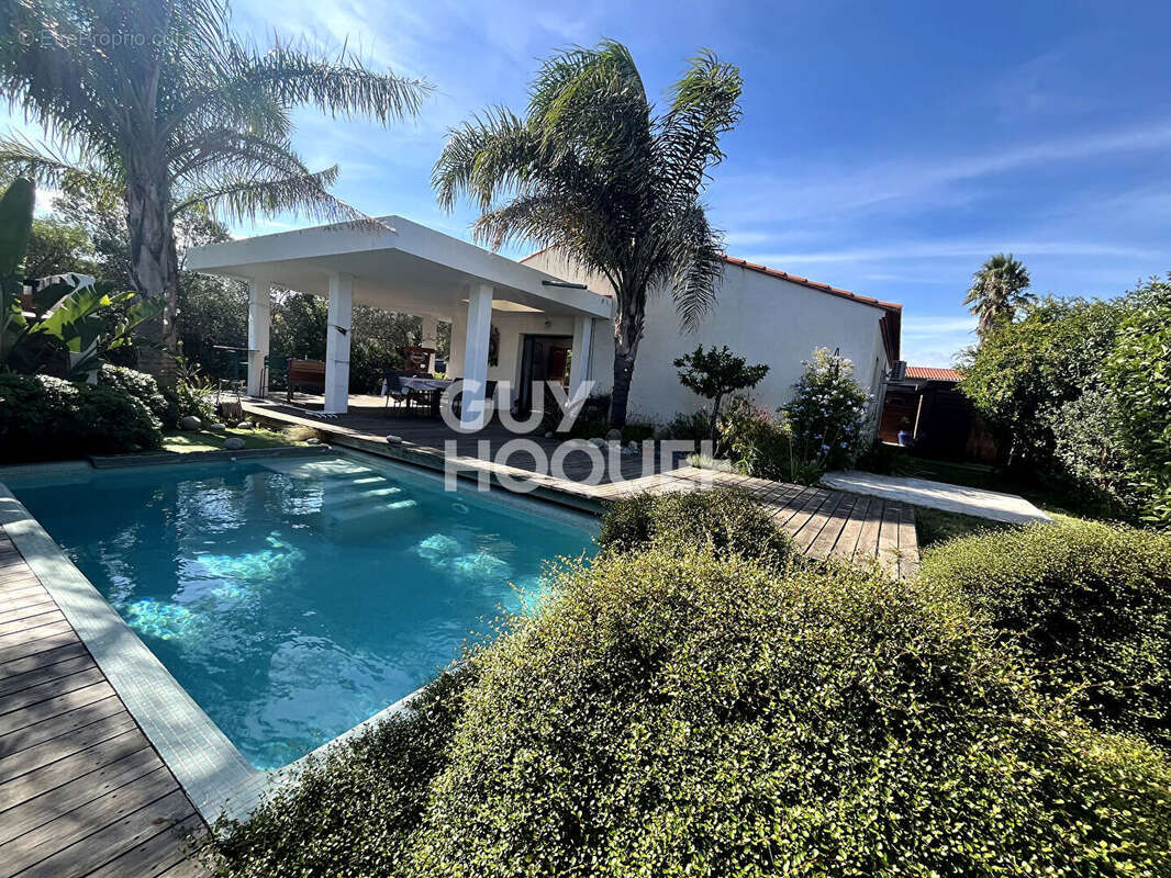 Maison à VILLENEUVE-DE-LA-RAHO