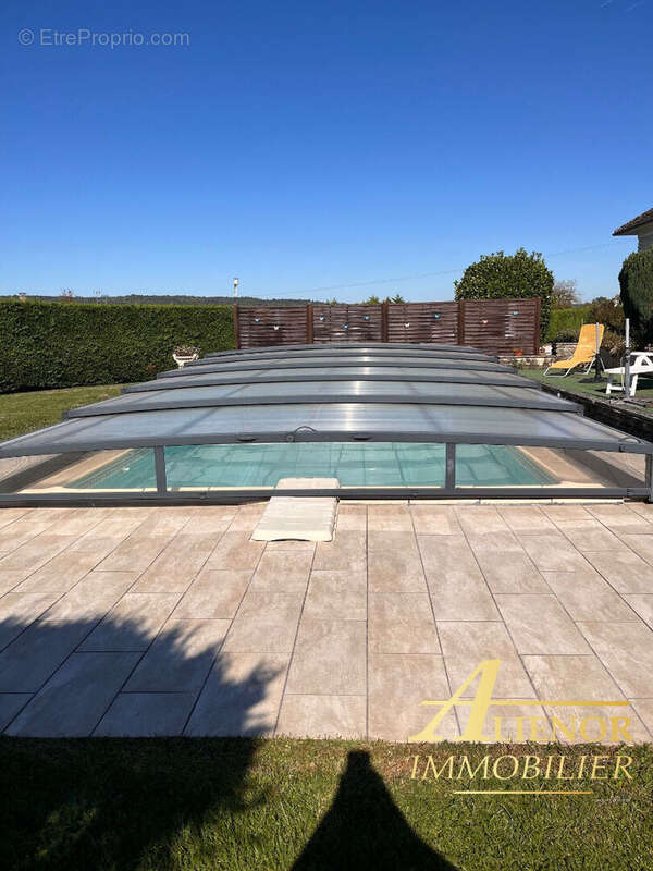 Maison à SAINT-PARDOUX-LA-RIVIERE