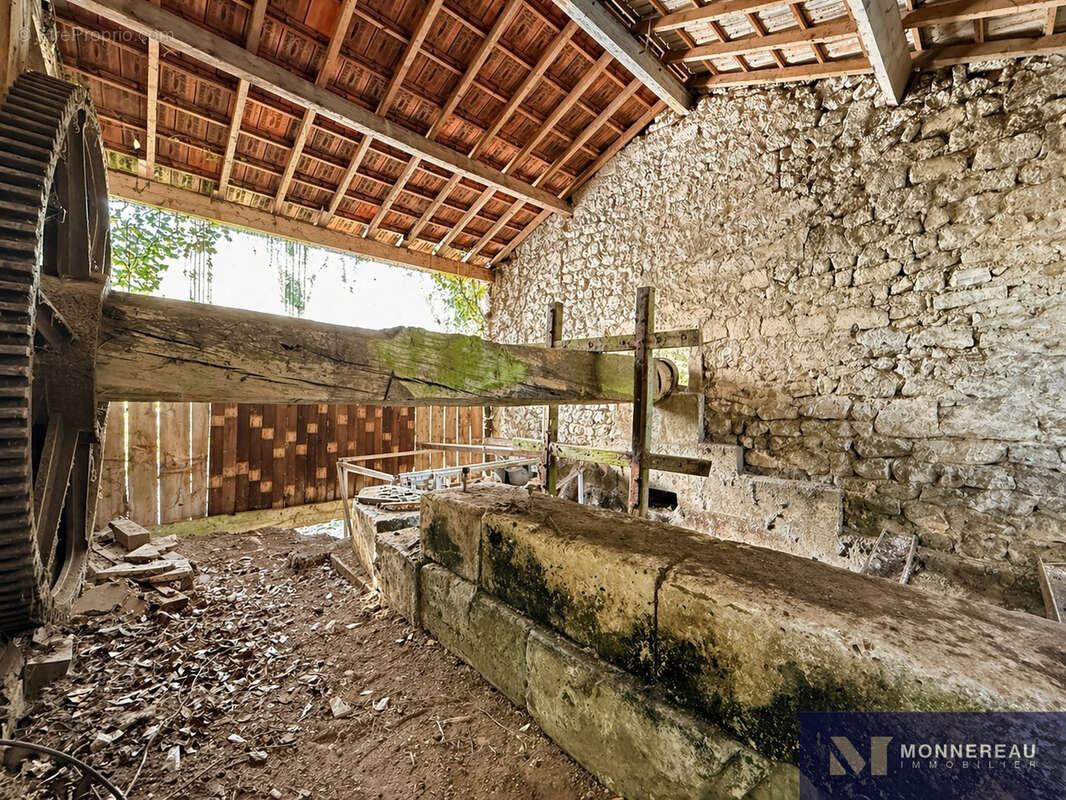 Maison à RUELLE-SUR-TOUVRE
