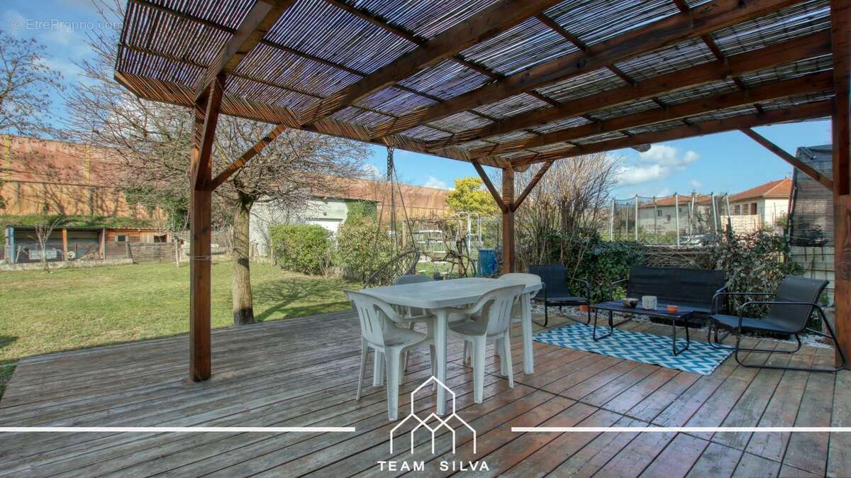 Maison à ROUSSILLON