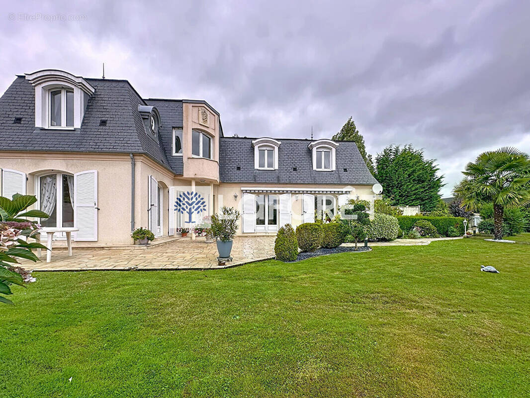 Maison à LE MESNIL-ESNARD