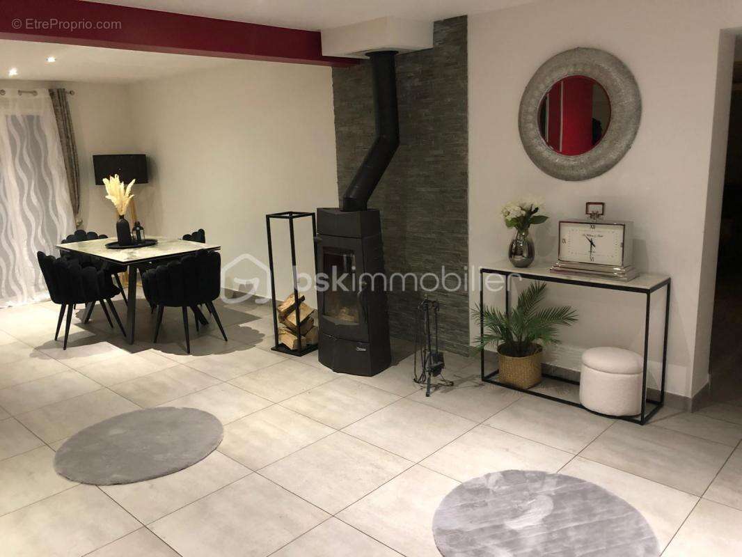 Maison à SAINT-PIERRE-DU-PERRAY