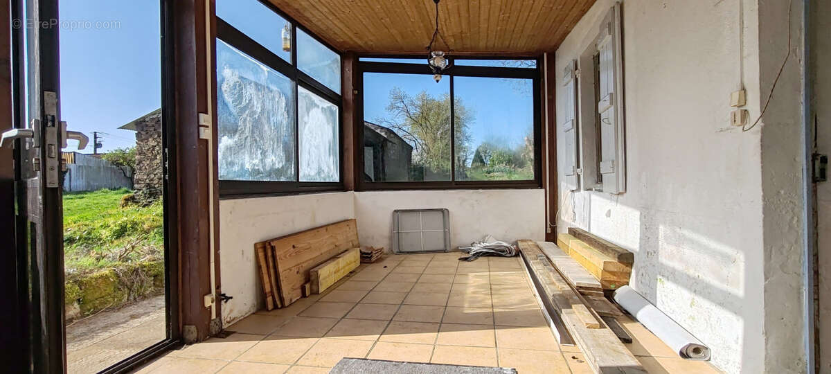 Maison à SAINT-HILAIRE-LE-VOUHIS