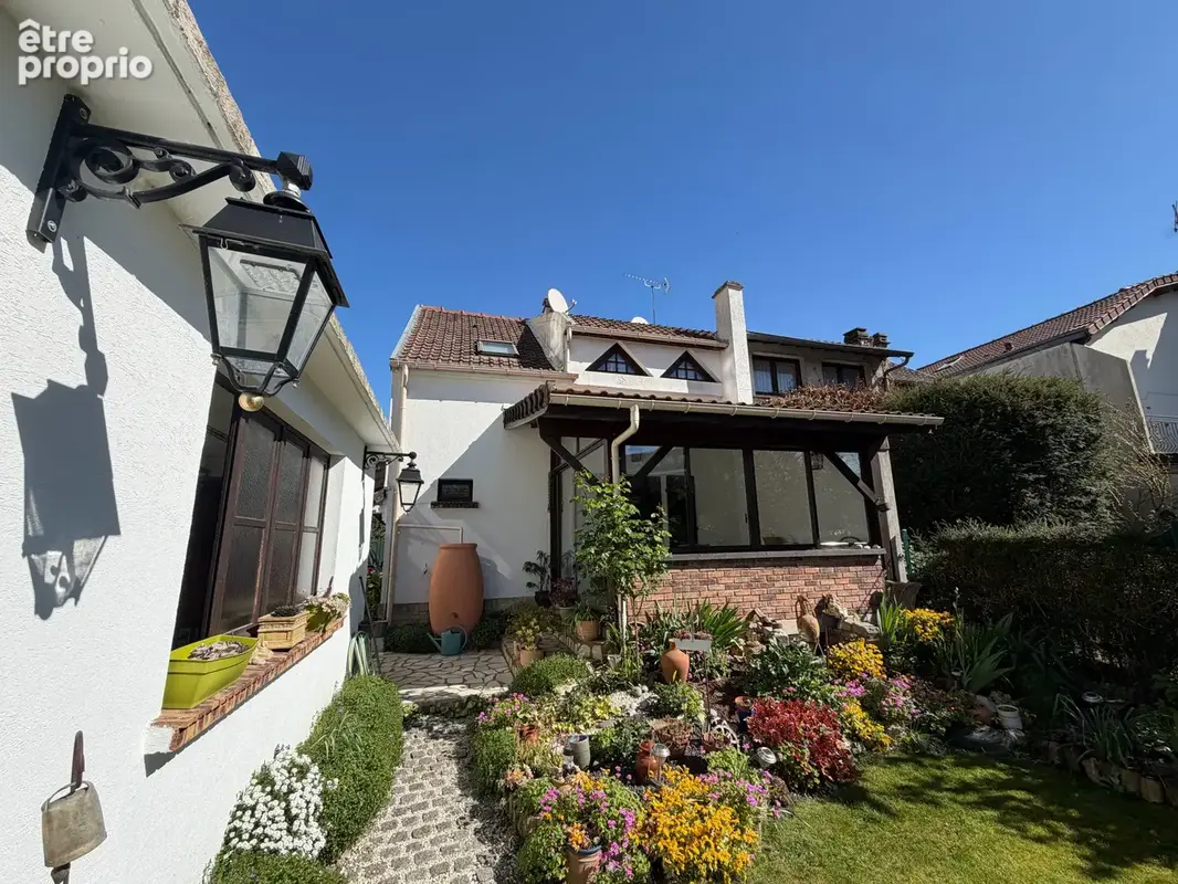 Maison à LE BLANC-MESNIL