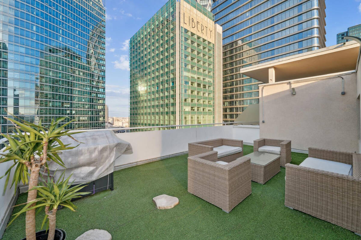 Appartement à COURBEVOIE