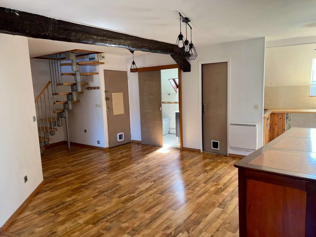 Appartement à BRUYERES-LE-CHATEL