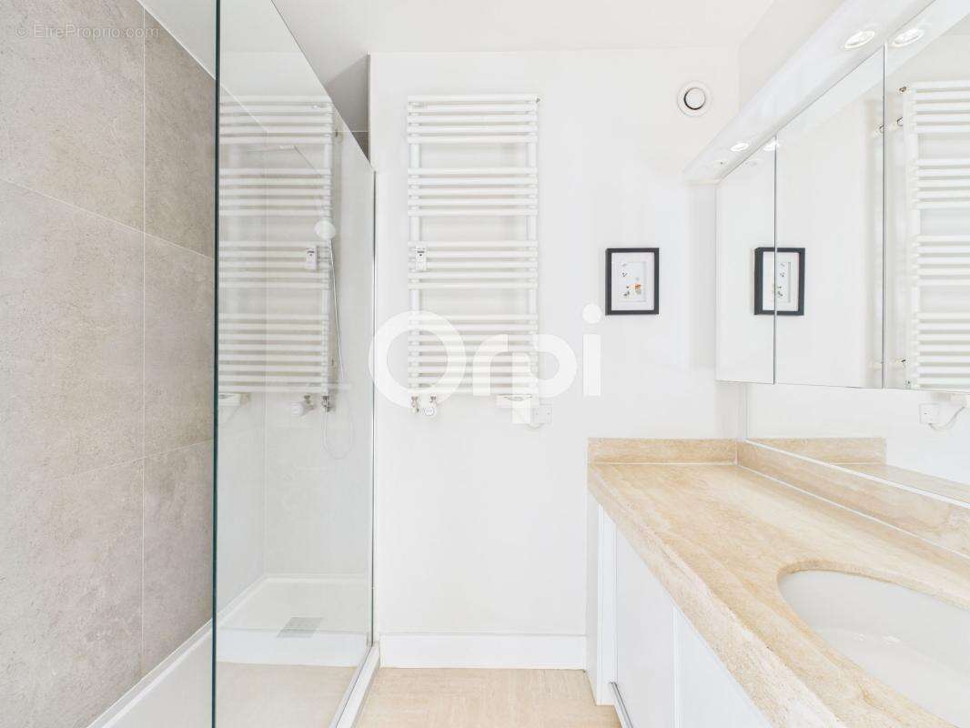 Appartement à MANDELIEU-LA-NAPOULE