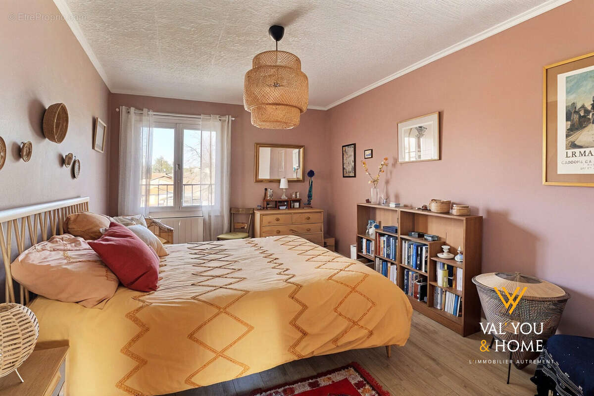 Appartement à SAINT-GENIS-LAVAL