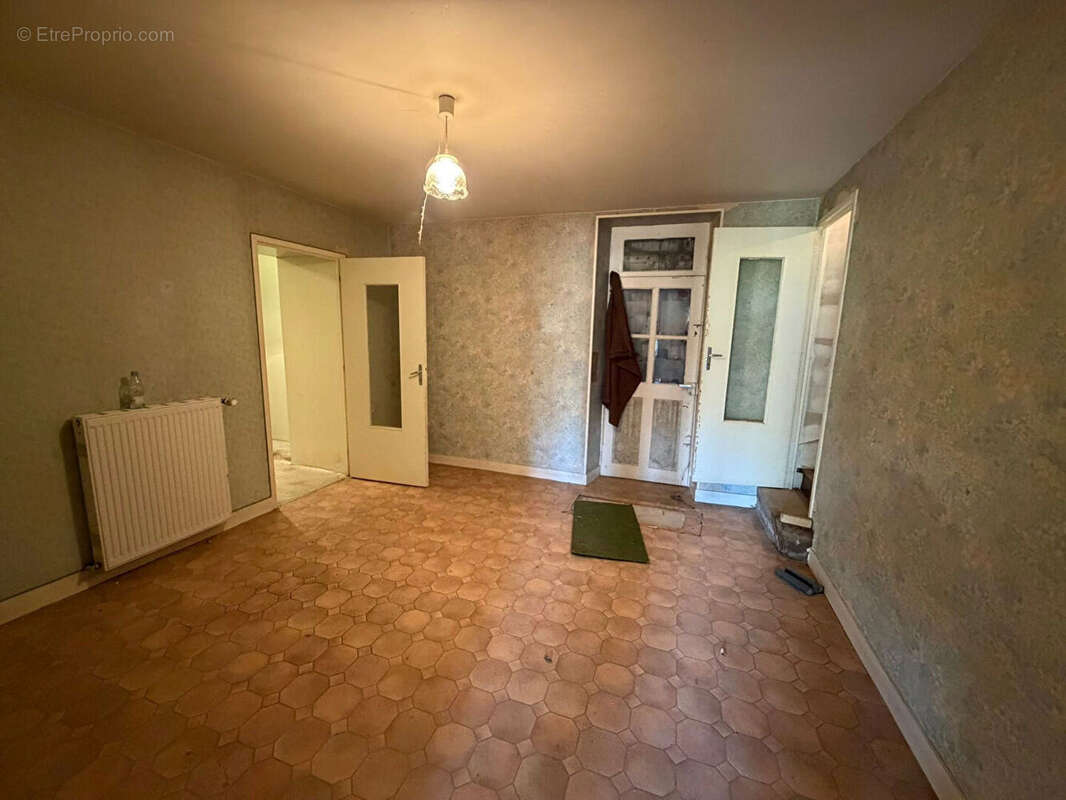 Maison à SAINT-SORNIN-LEULAC