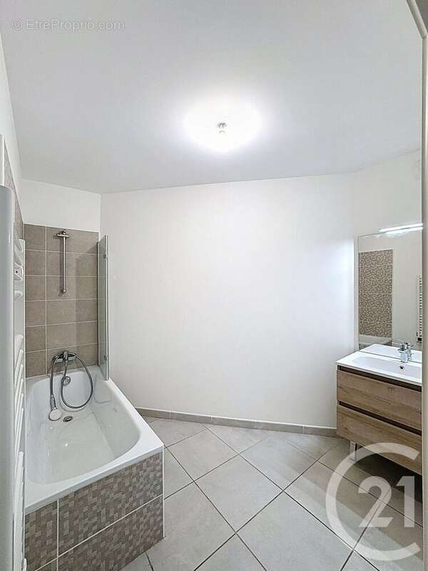 Appartement 60 m² à Trets  - photo 5
