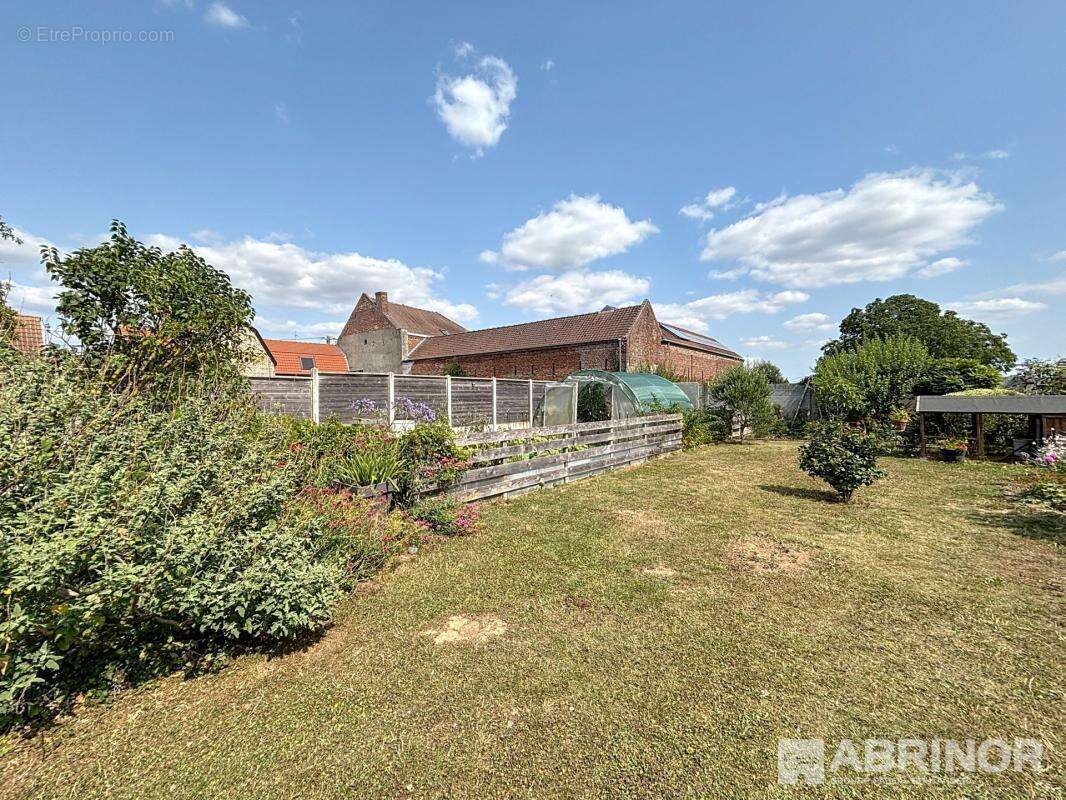 Maison à GONDECOURT