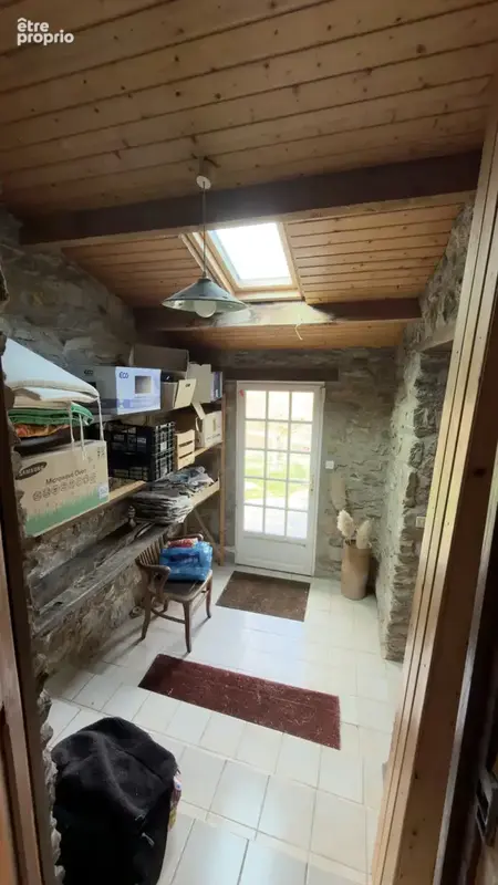 Bâtisse en pierres avec étang - photo 23