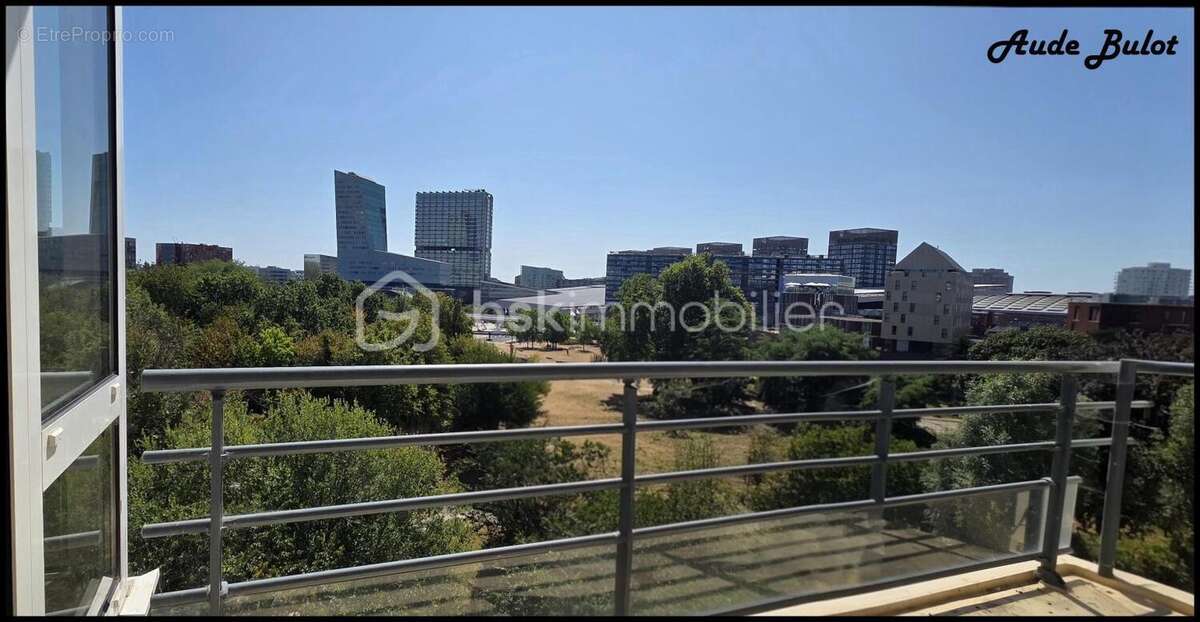 Lille – Quartier Euralille / Parc Matisse – Appartement T3 de 61 m² avec balcon, parking et vue dégagée - photo 4