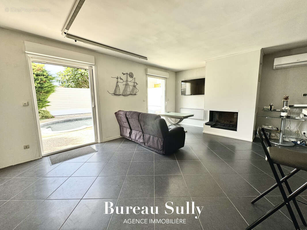 Maison à SAINT-PIERRE-DE-CHANDIEU