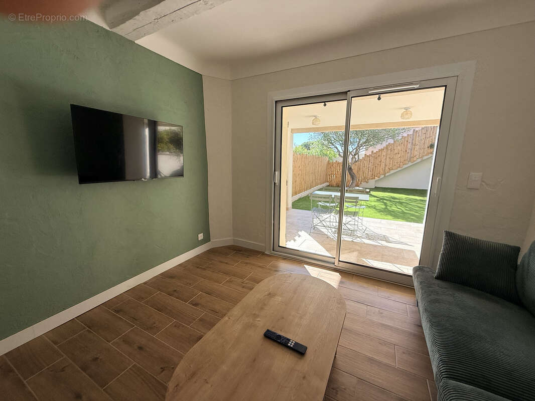 Maison à LES ISSAMBRES