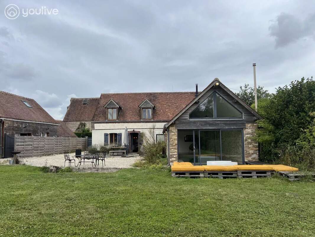 Maison de charme et confort d'une piscine intérieure - photo 8