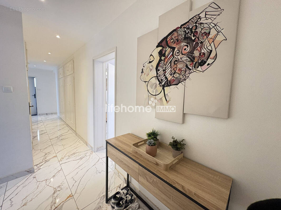 Appartement 97 m² à Ostwald  - photo 1