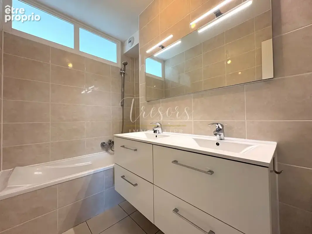 Annecy le Vieux, duplex d'exception en attique de 154 m2 - photo 8