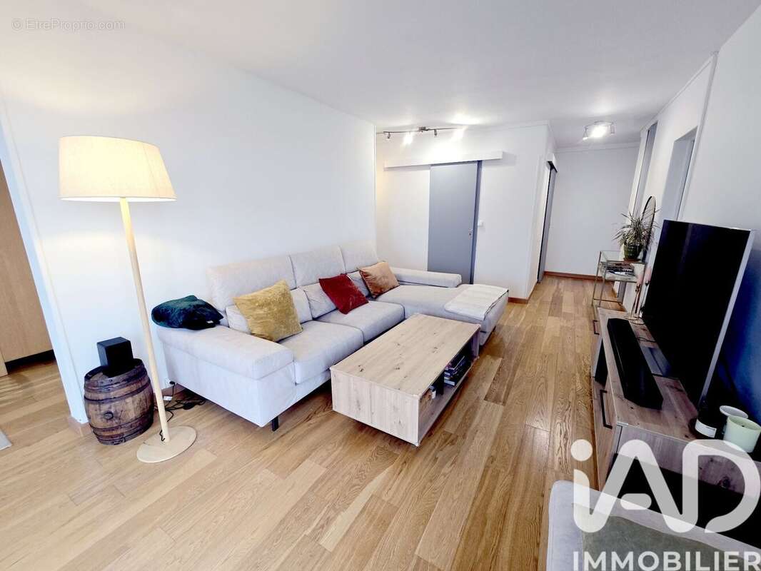 Appartement 76 m² à Orleans  - photo 6