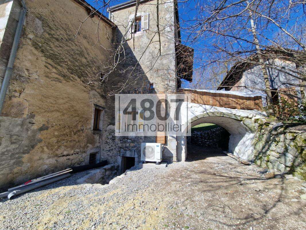 Appartement à HABERE-LULLIN