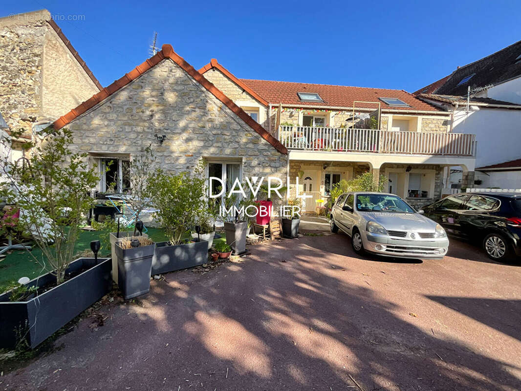 Appartement à MAURECOURT