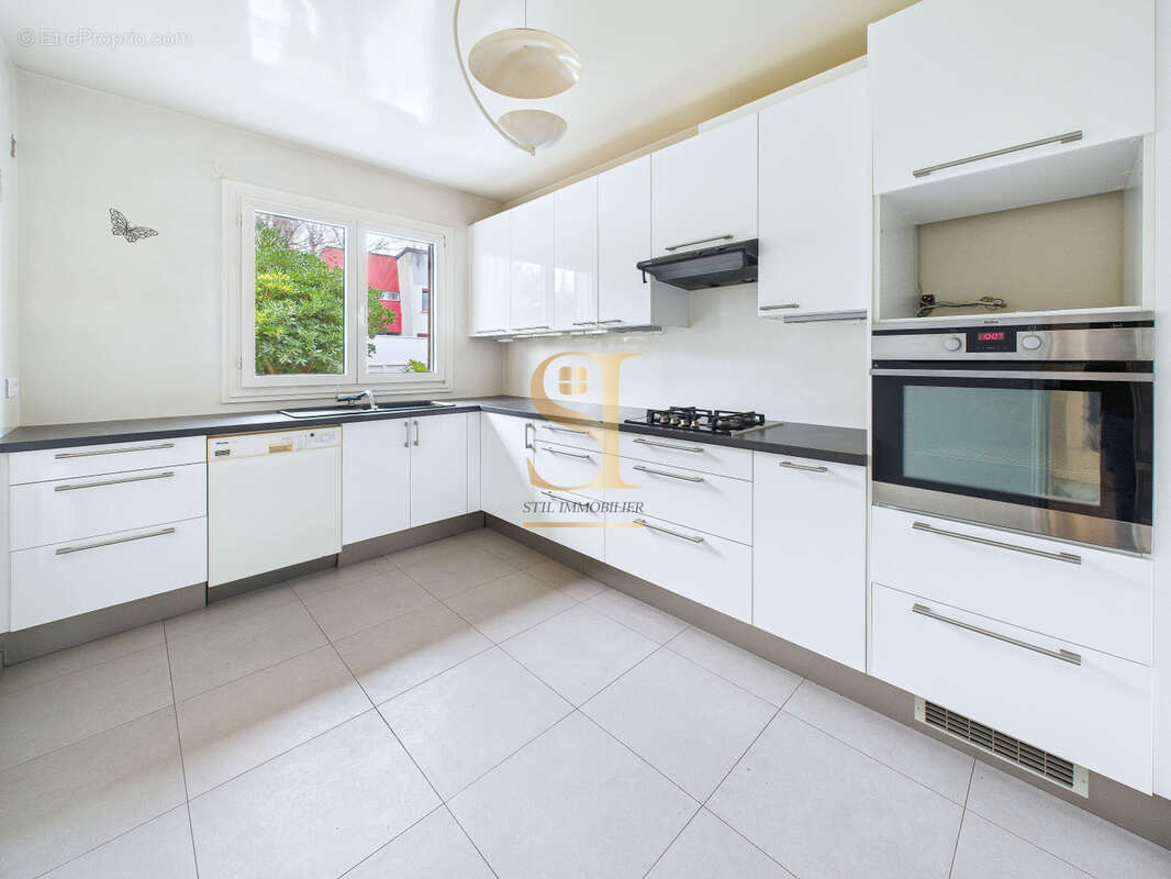 Maison à VIRY-CHATILLON