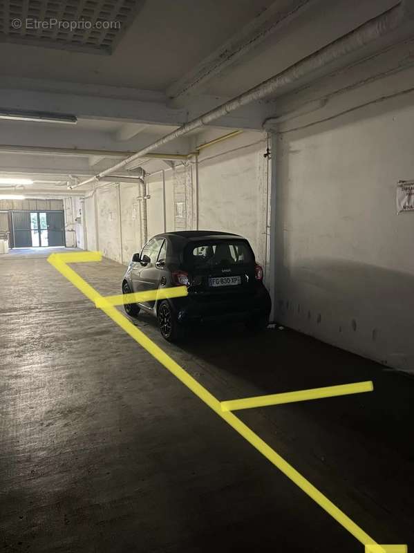 Commerce à NEUILLY-SUR-SEINE