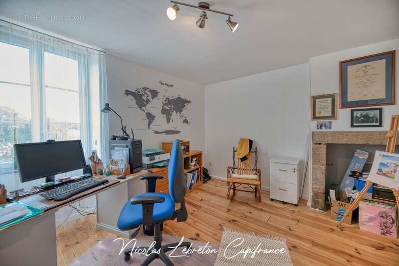 Maison en pierre rénovée de 202 m² – 4 chambres + studio indépendant – Dépendance de 100 m² – Terrain clos de 2 775 m² - photo 10