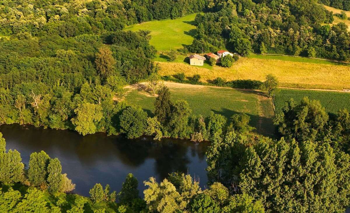 Maison à DECAZEVILLE