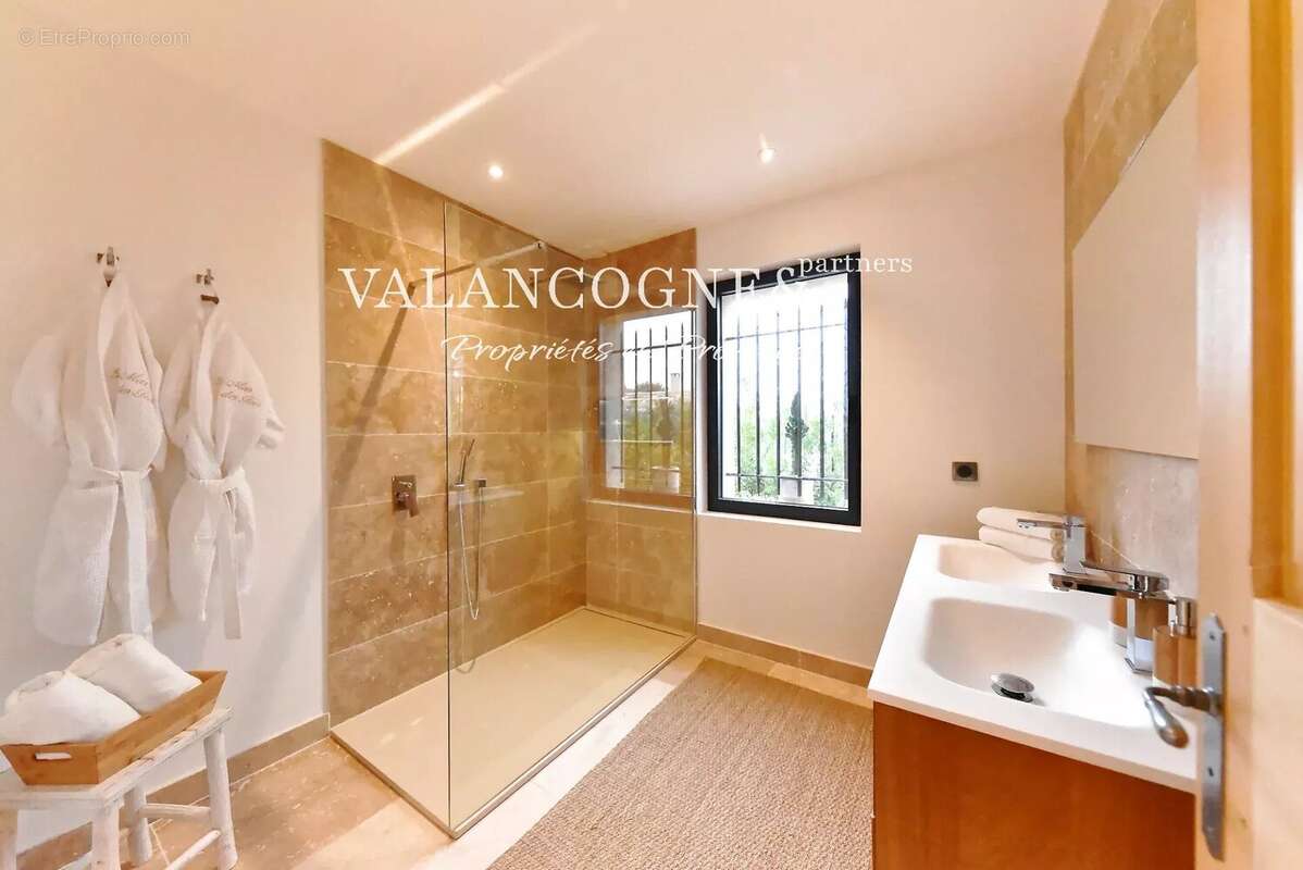 Maison entièrement rénovée - photo 22