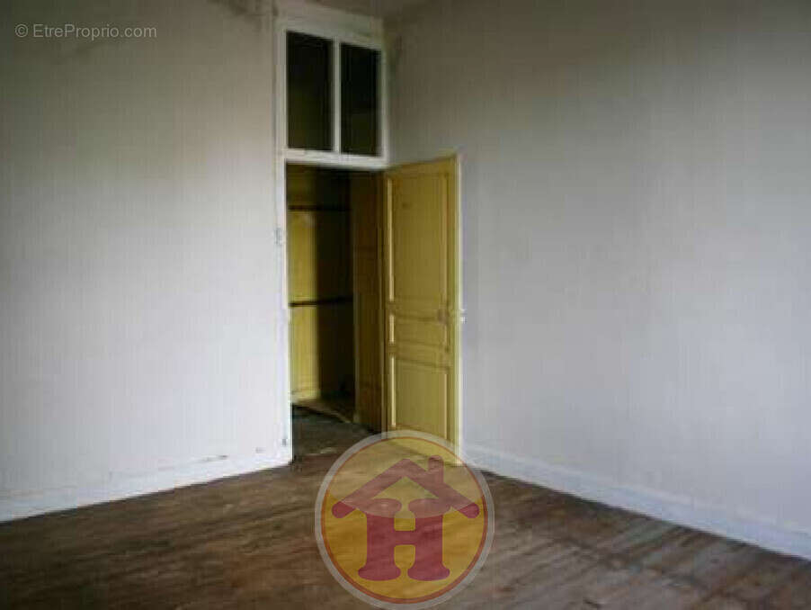 Maison à ORADOUR-SUR-VAYRES