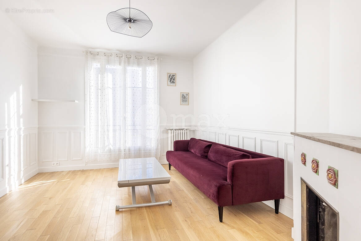 Appartement à COURBEVOIE