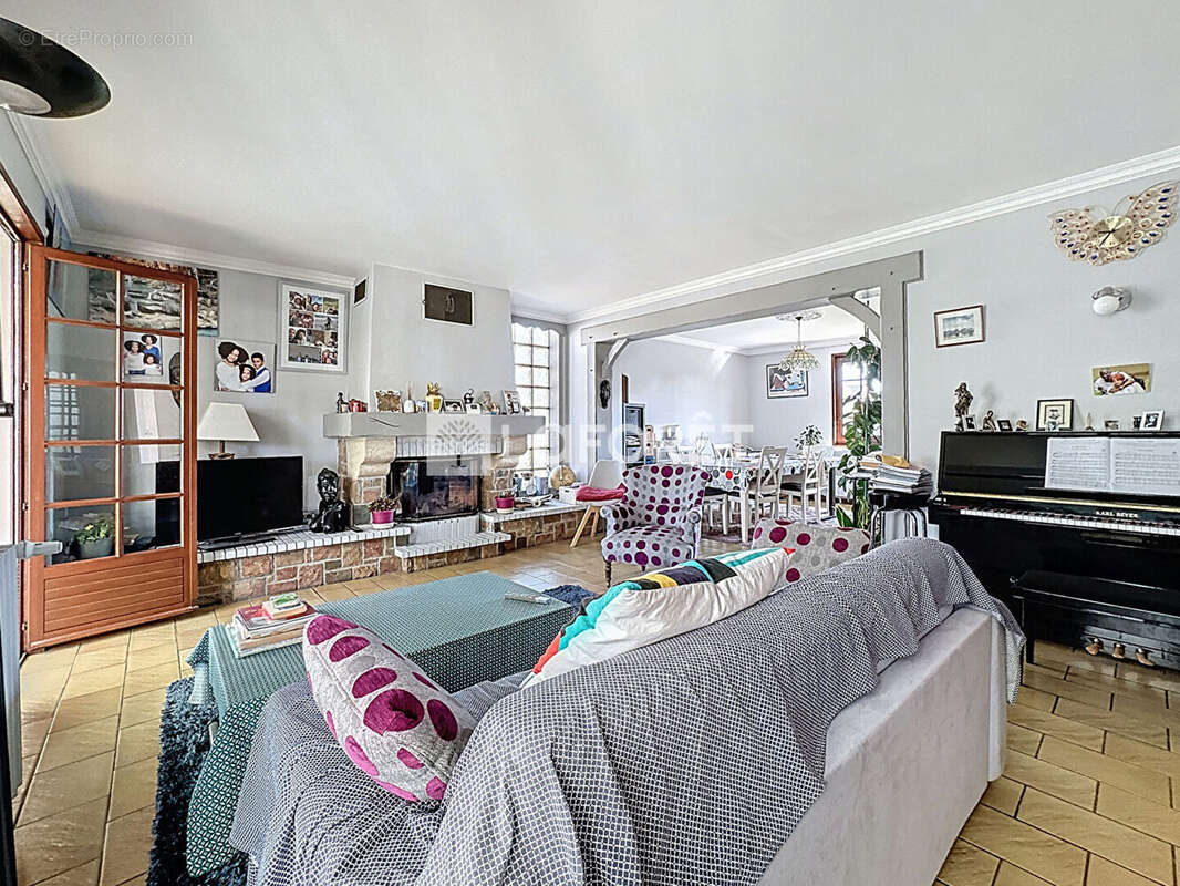 Maison à COLLEVILLE-MONTGOMERY