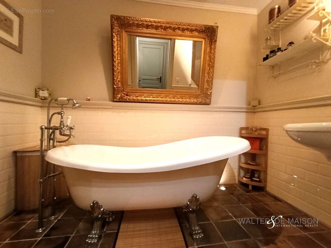 Appartement à LA CROIX-VALMER