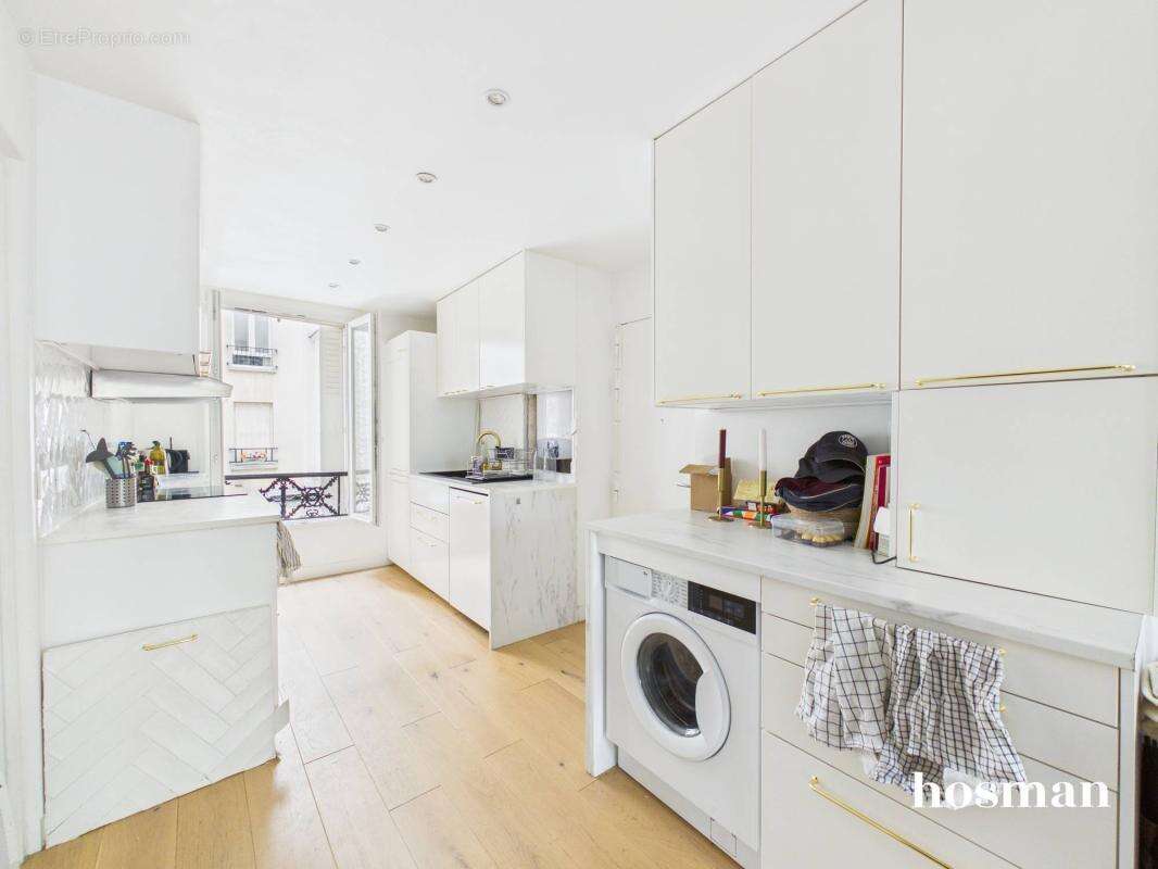 Appartement à PARIS-17E