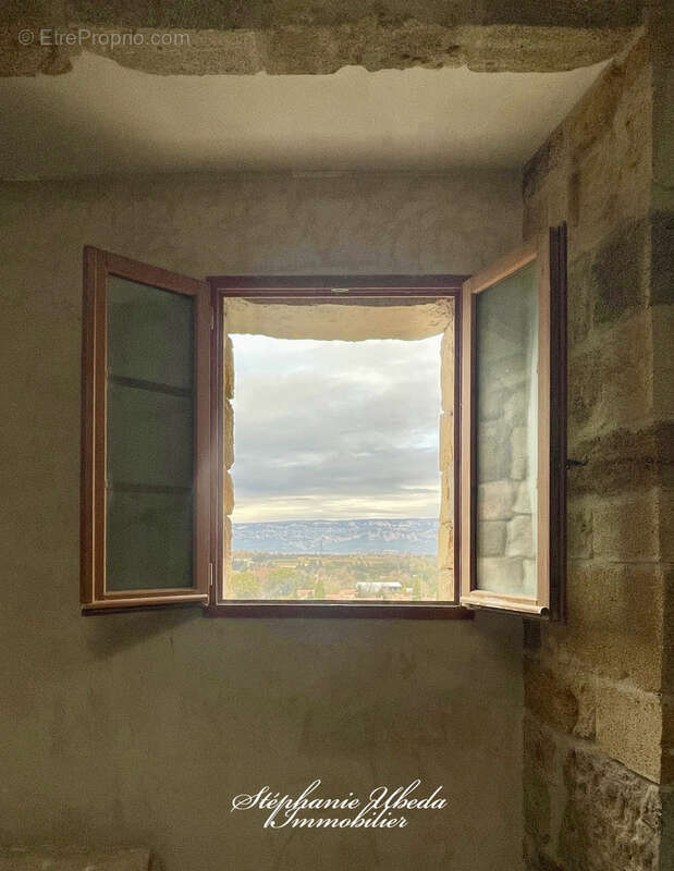Splendide batisse du 16eme dans les remparts du vieux village - photo 10